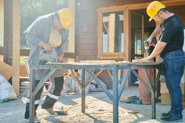 Construire une maison en bois : étapes et avantages à découvrir
